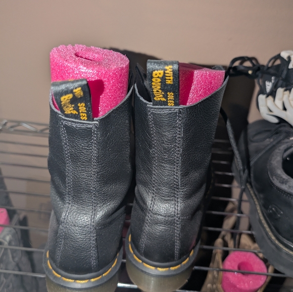 Doc Marten's combat style boots - Picture 3 of 6